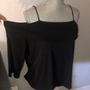 SOLD‼️ Cold Shoulder Top